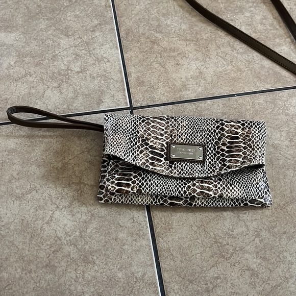 Nine West Snake Print Clutch/Crossbody Bag - Picture 8 of 9